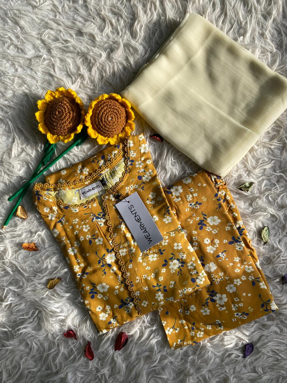 Mustard Daisy Charm 3PC Set