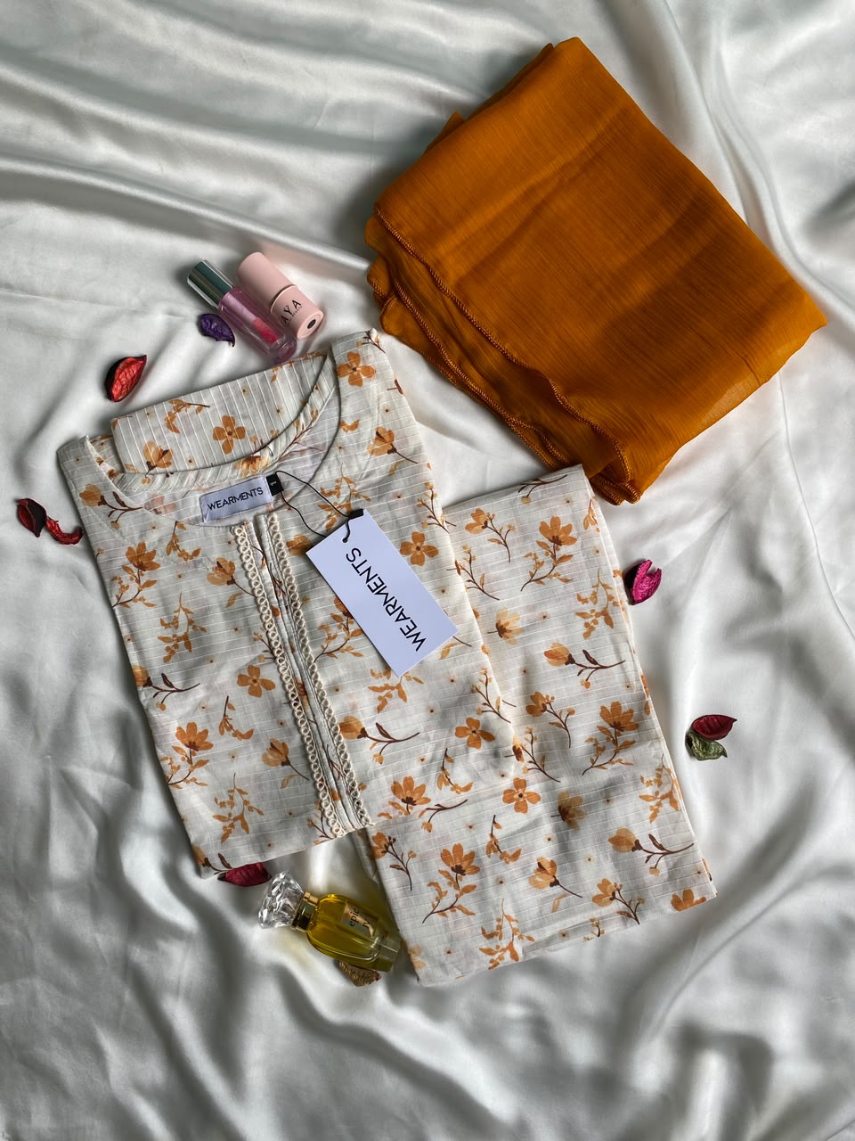 Amber Bloom – Premium Summer Lawn 3PC Suit