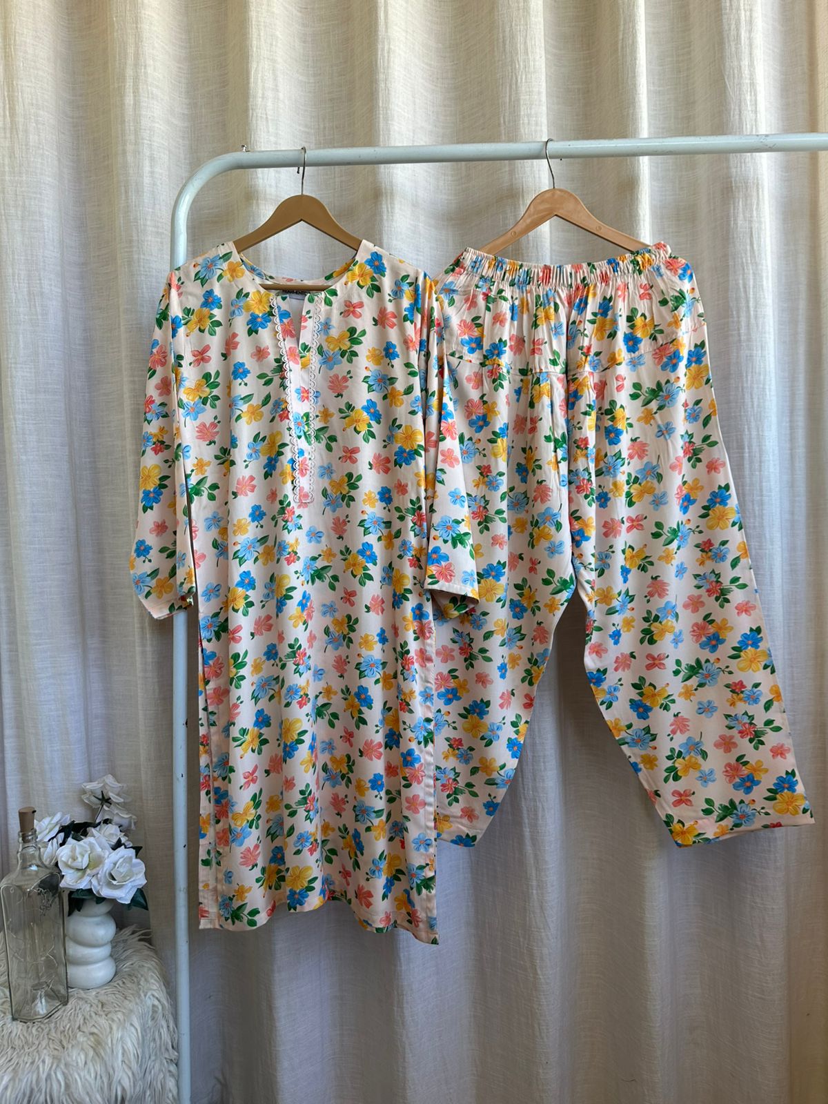 Blossom Cream Floral Set