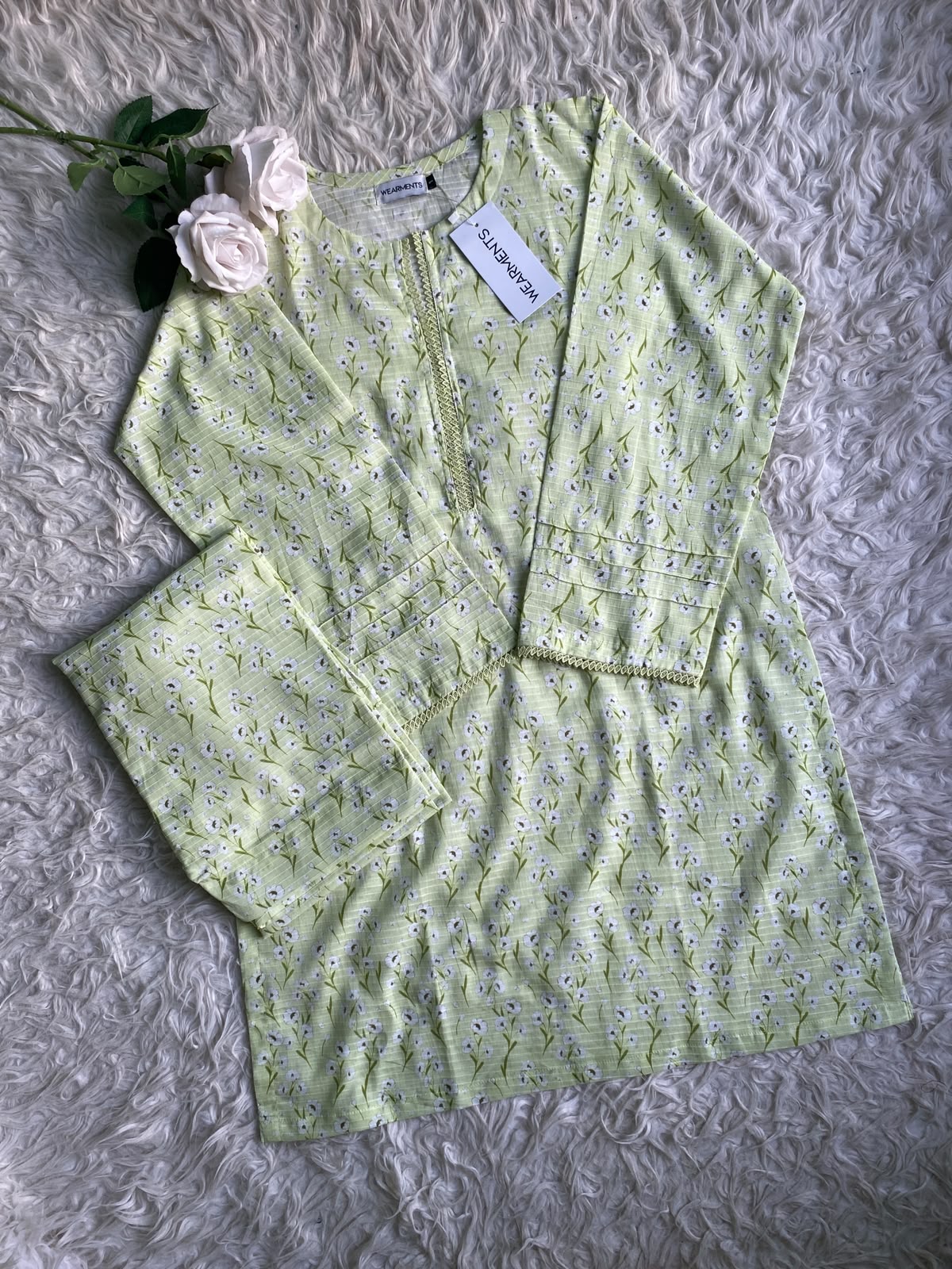Mint Daisy – Premium Summer Lawn 3PC Suit
