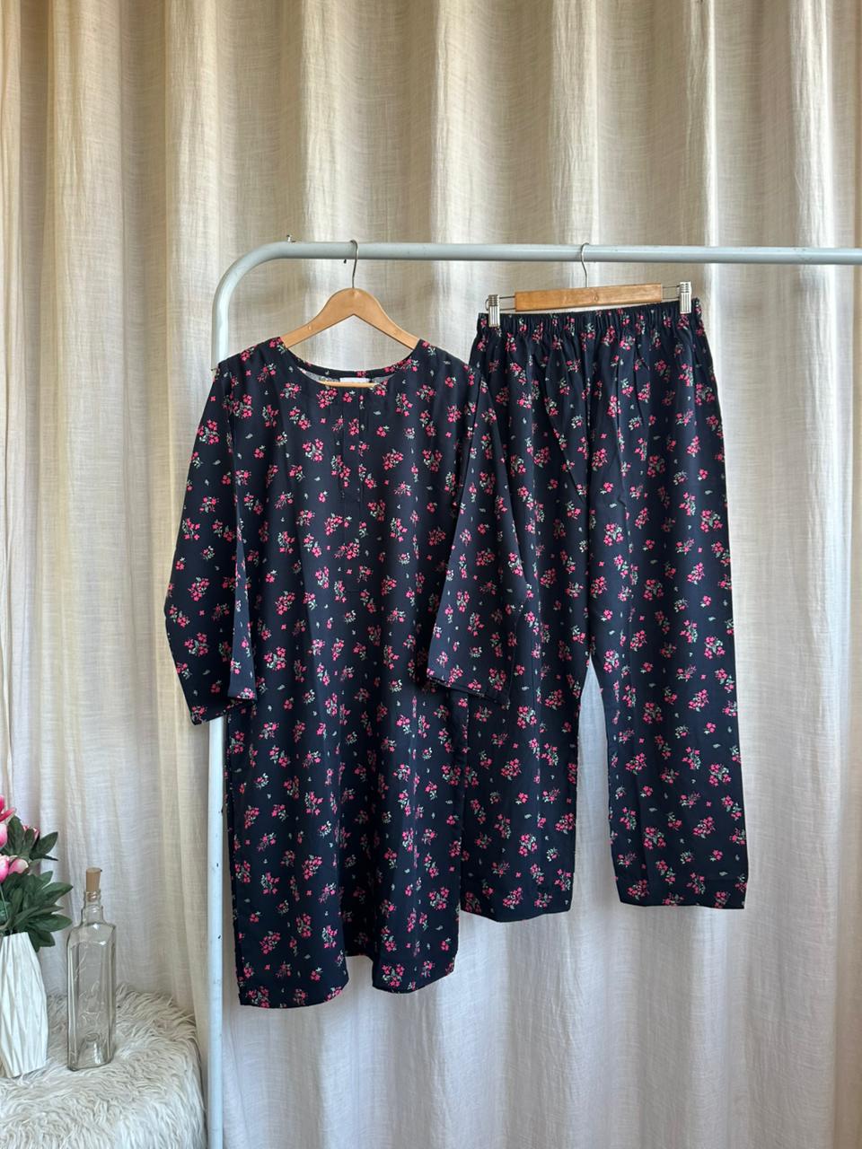 🌸 Noir Pink Meadow