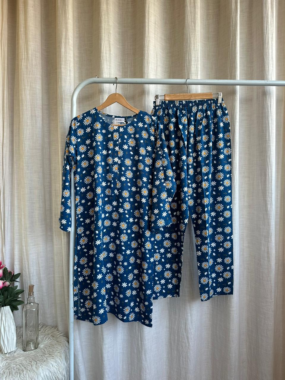 🌼 Ocean Daisy Bloom