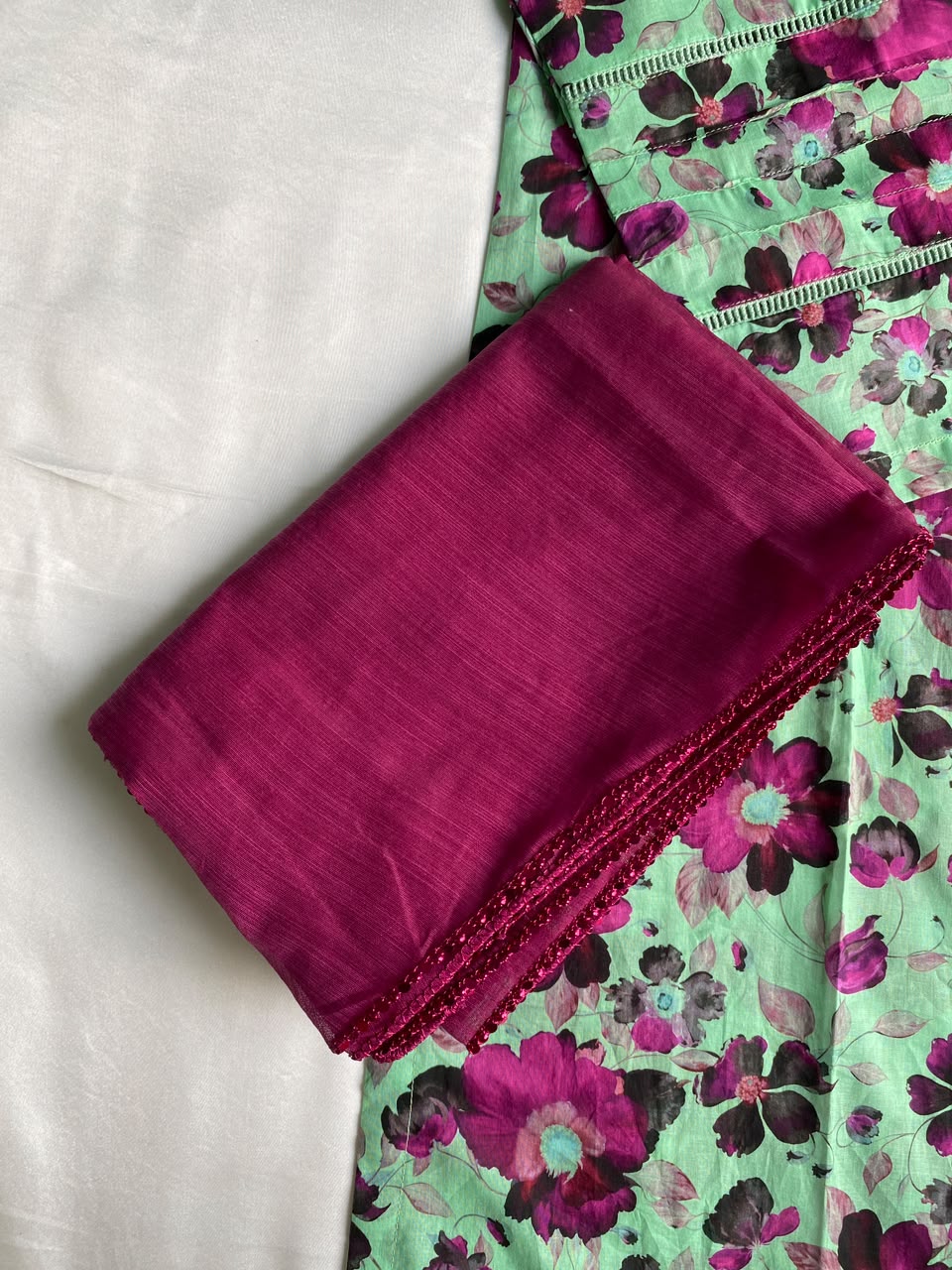 Emerald Flora – Premium Summer Lawn 3PC Suit