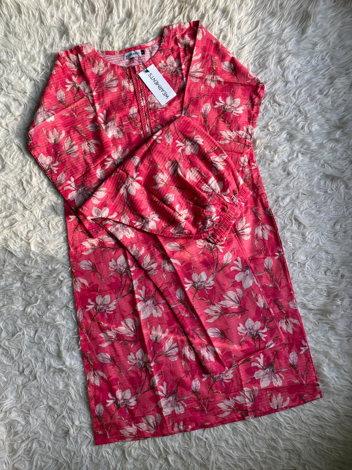 Blossom Fuchsia – Premium Summer Lawn 3PC Suit